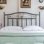 Vintage And Warm 2Br Apartament In Tirana