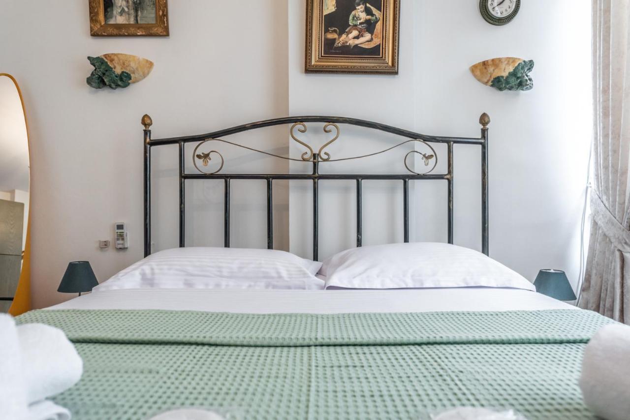 Vintage And Warm 2br In Apartment