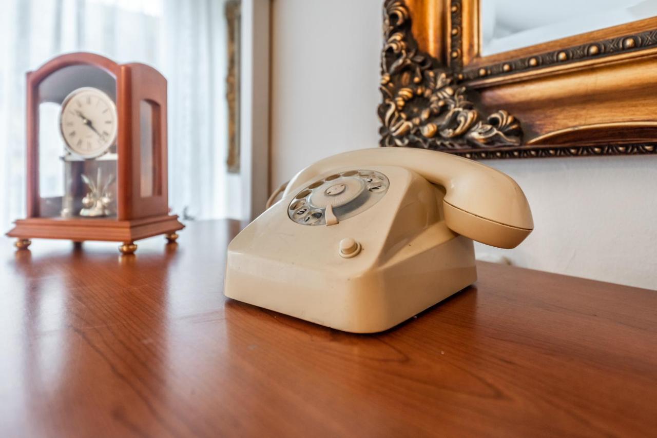 Vintage And Warm 2br In Apartment